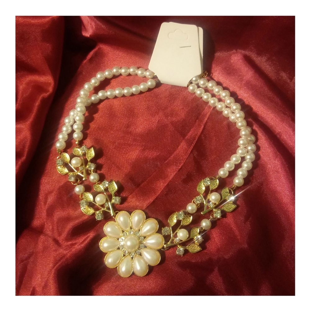 Faux Pearl Rhinestone Flower Statement Necklace